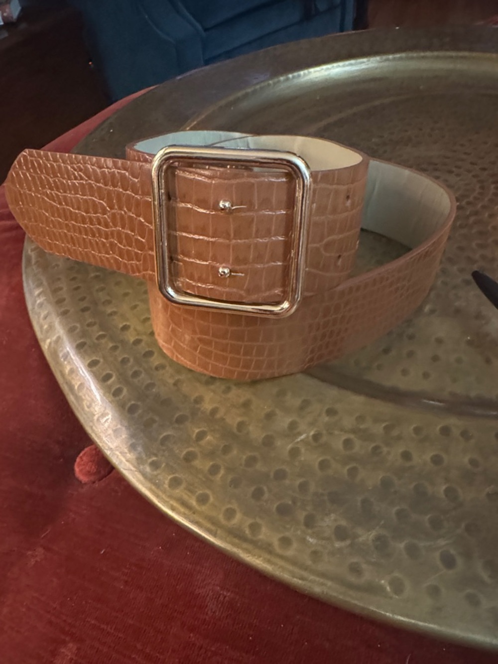 Source Unknown Croc-Embossed Tan Belt with Square Gold Buckle